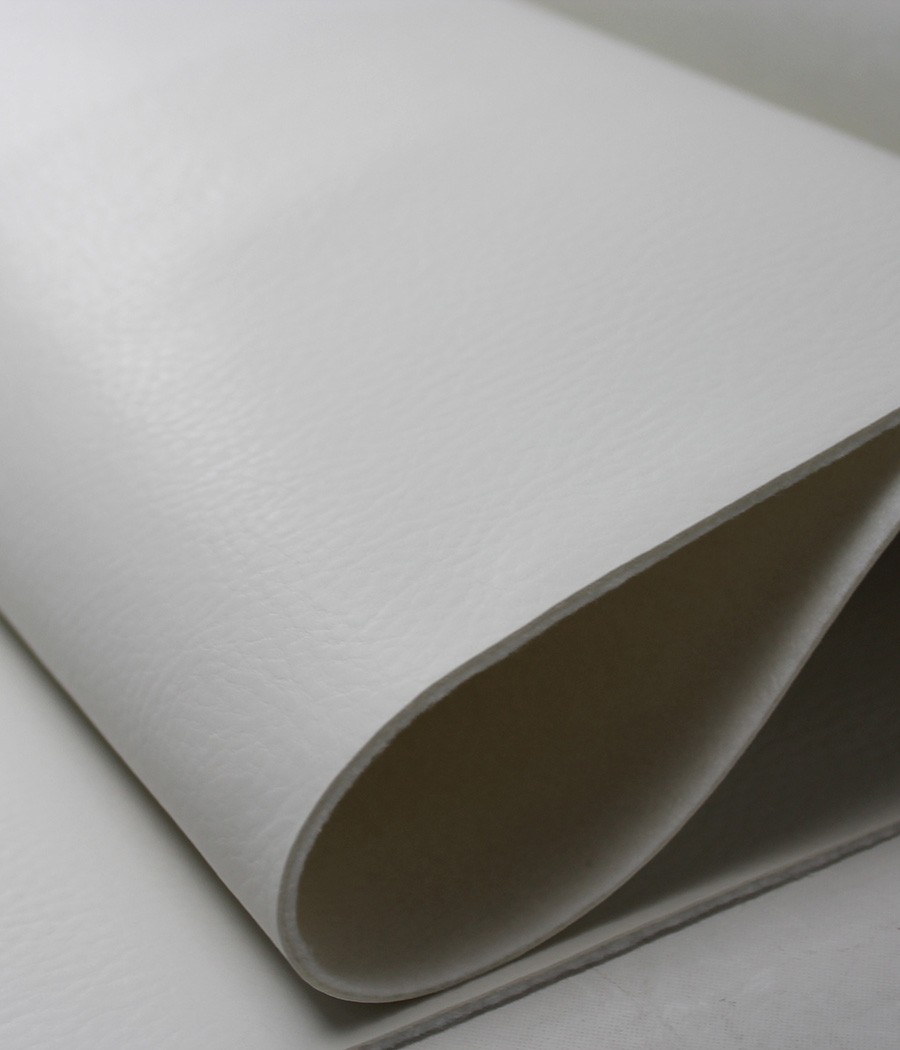 VAIGRAGE ARUBA SUR FEUTRE BLANC Laize 140 cm